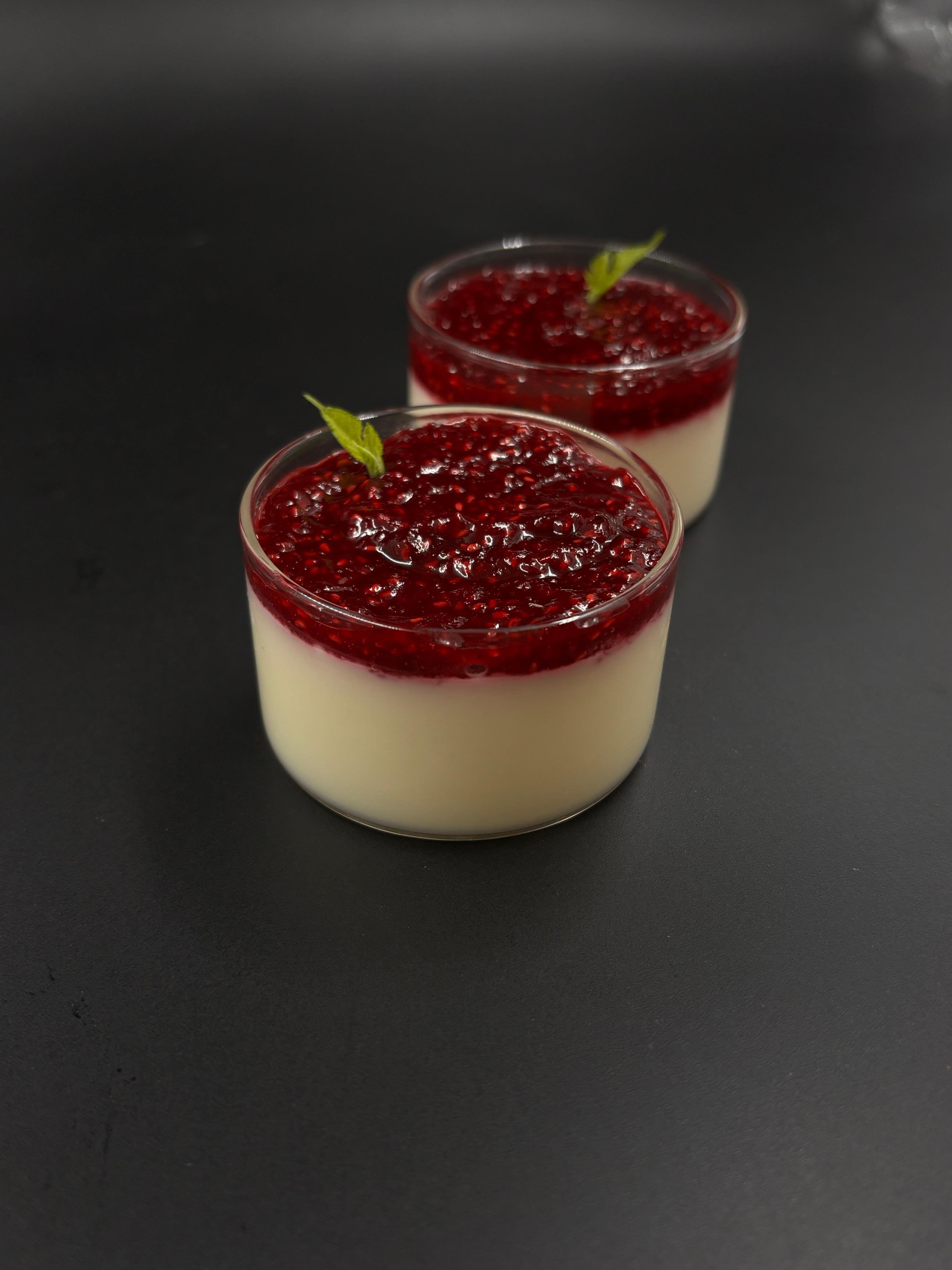 Raspberry Panacotta desserts